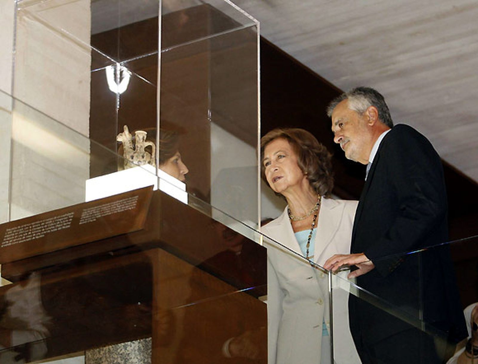 La Reina inaugura la sede institucional de Medina Azahara