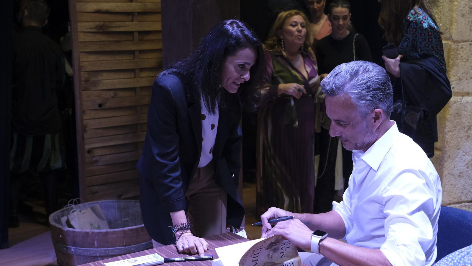 Imágenes de El Diario de los Libros, con Amós Milton