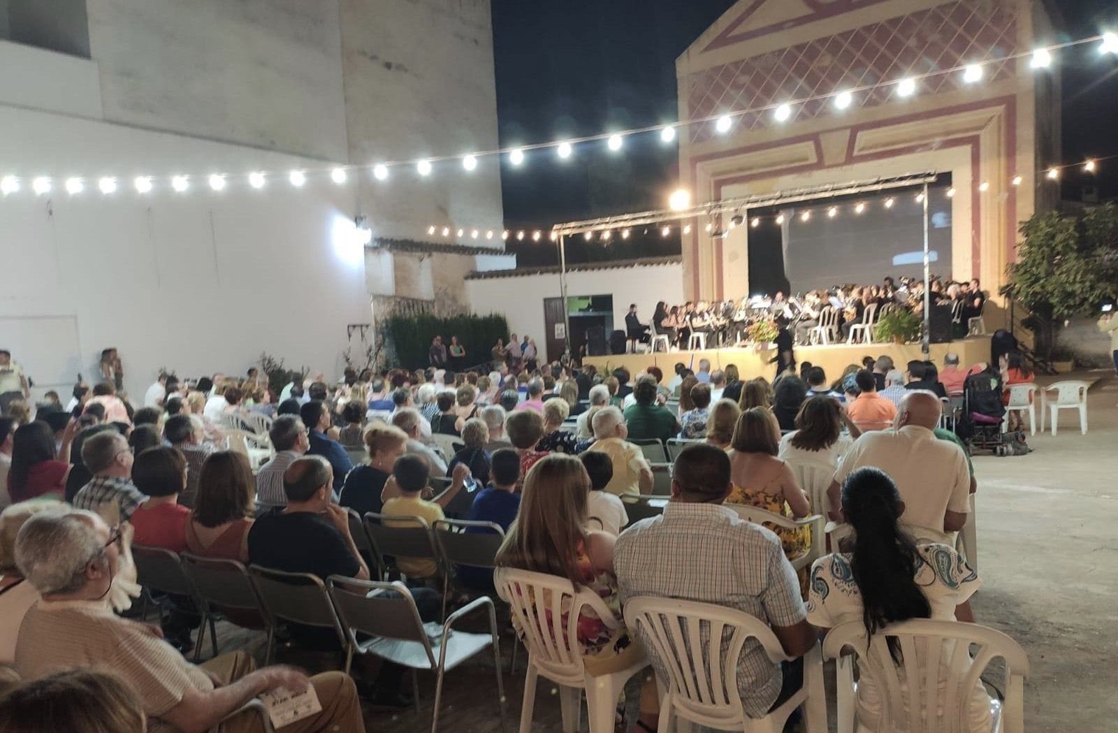 La Banda de Música de Montefrío ofrece un concierto como tributo a las superheroínas y superhéroes que luchan contra la pandemia