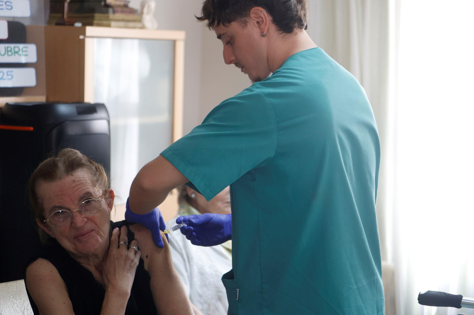 El inicio de la vacunación de la gripe y el Covid en las residencias de Córdoba, en fotos