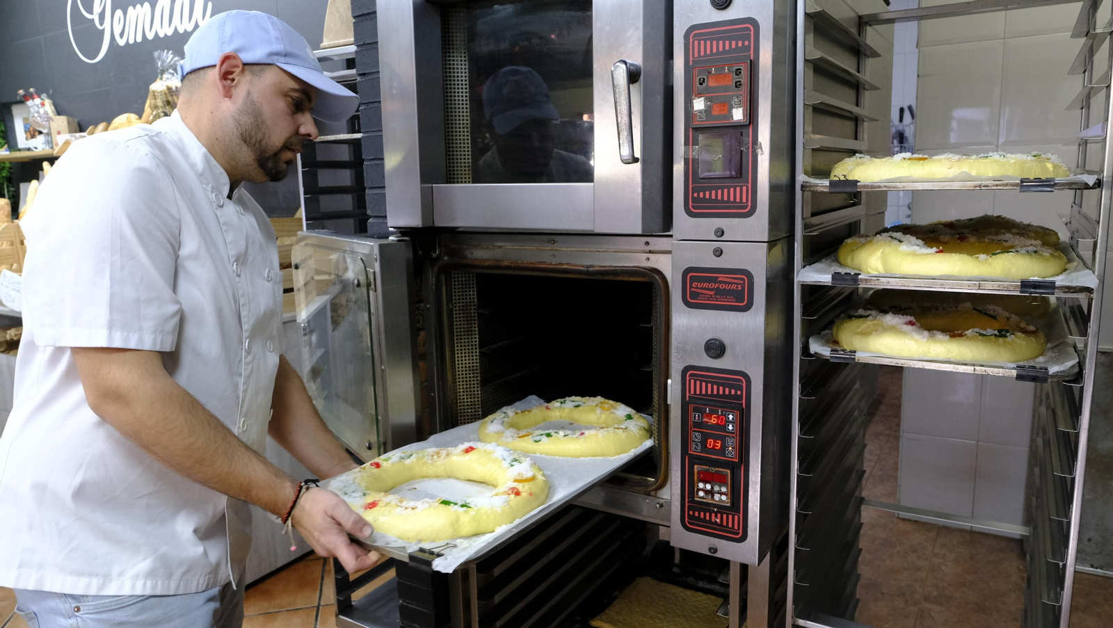 Fotogalería del roscón de reyes en Pastelería Yemadi, en Almería