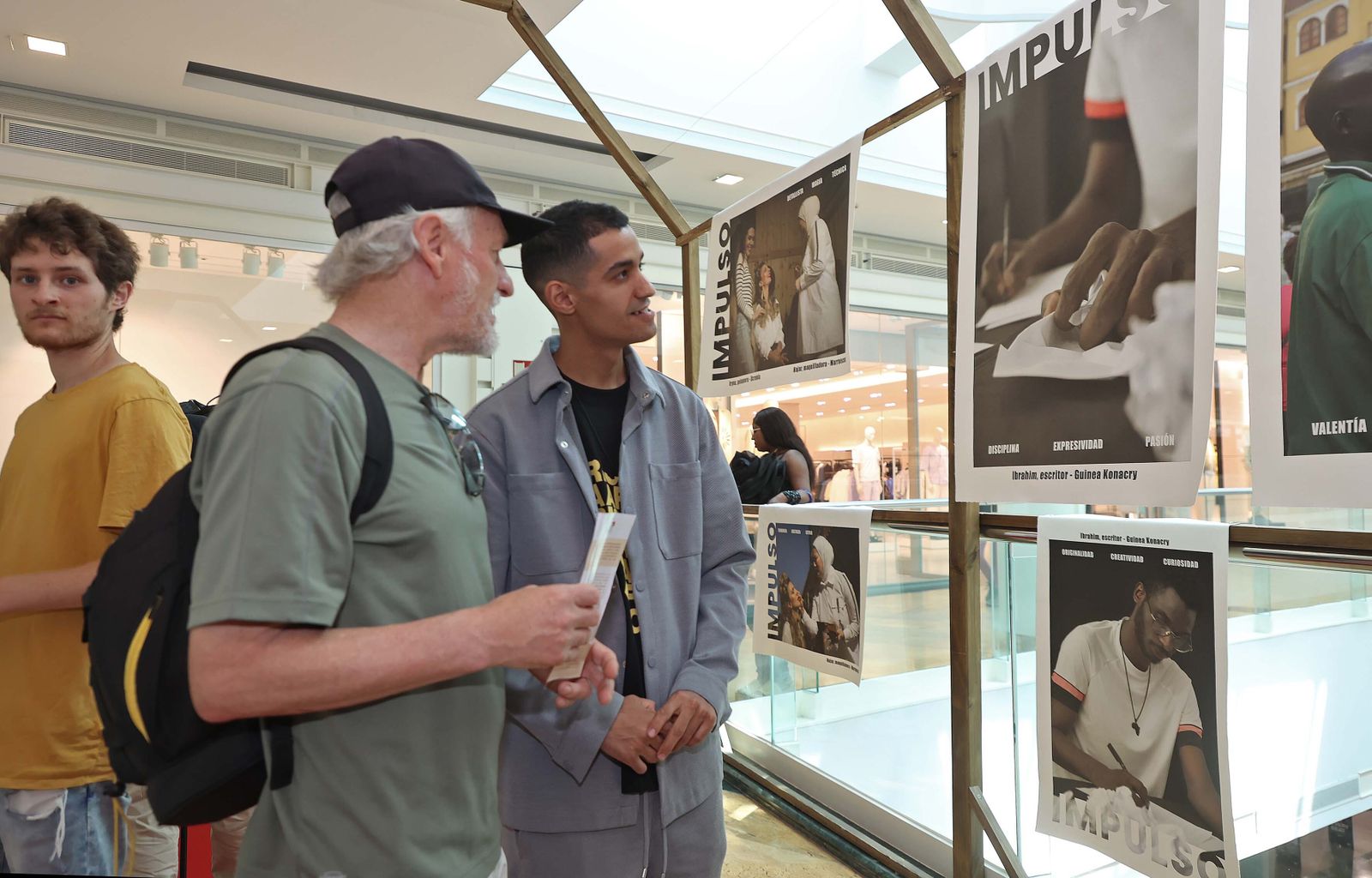 La inauguración de la exposición 'Impuso' de Ghali Naoufal, en imágenes