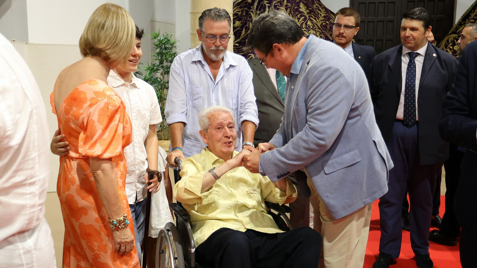 Inauguración de la exposición de mantos de vírgenes dentro de los actos de la Magna Mariana