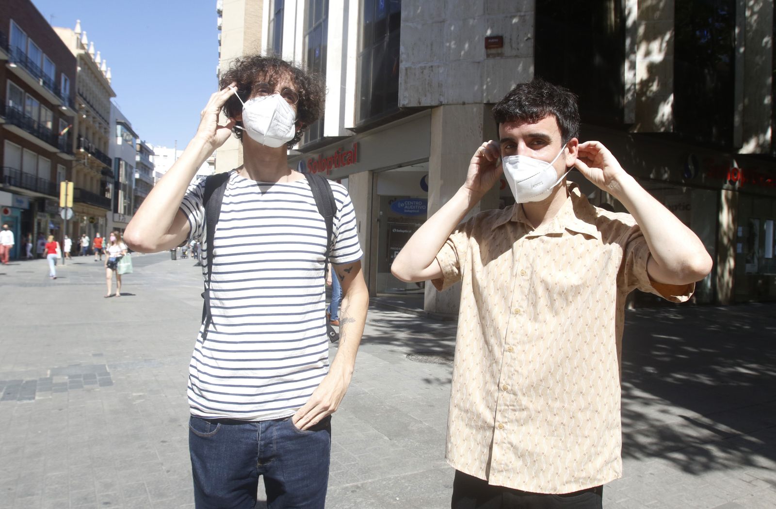 El primer día sin mascarilla en la calle en Córdoba, en fotografías