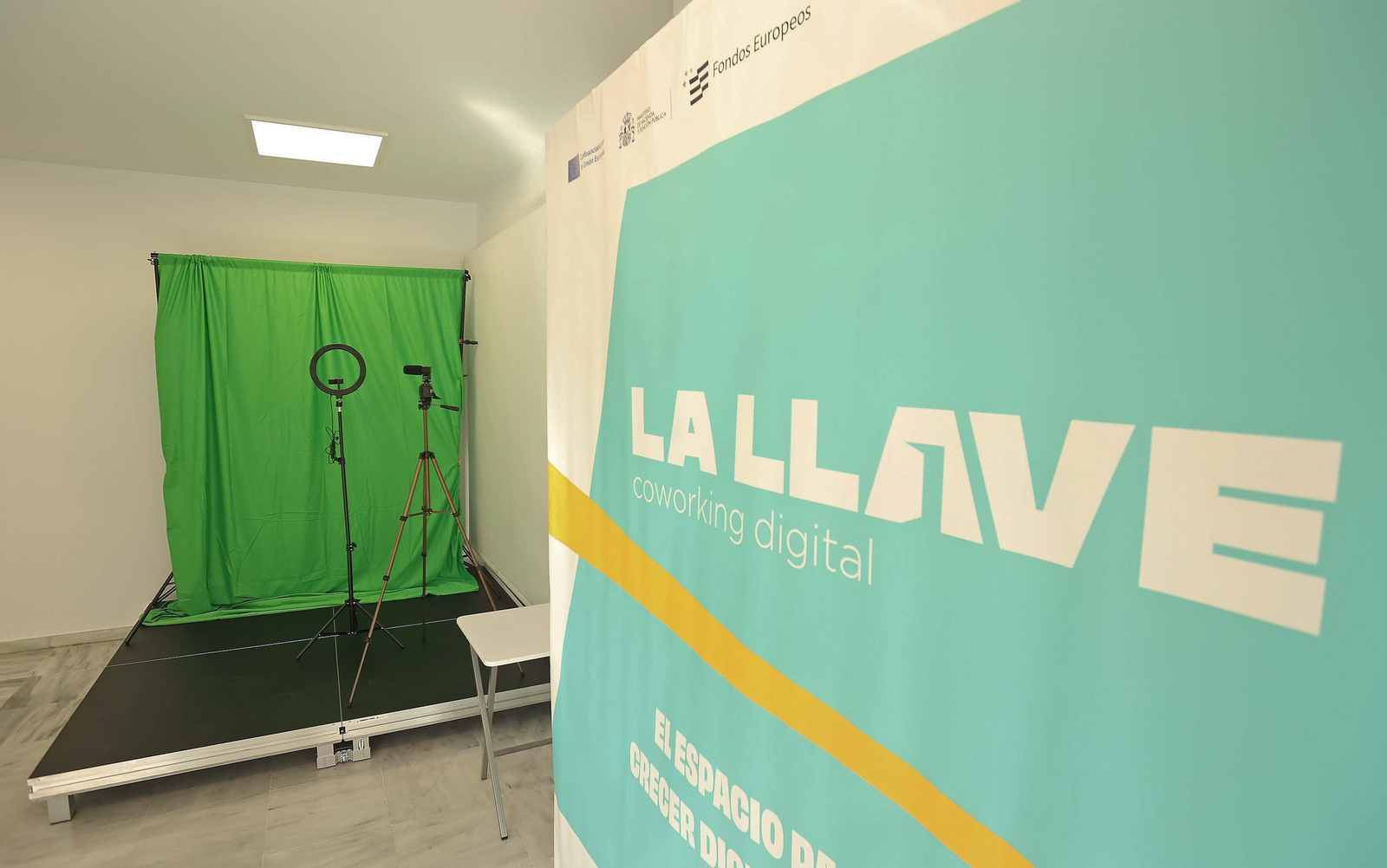 Imágenes de la inauguración del coworking digital La Llave en Algeciras