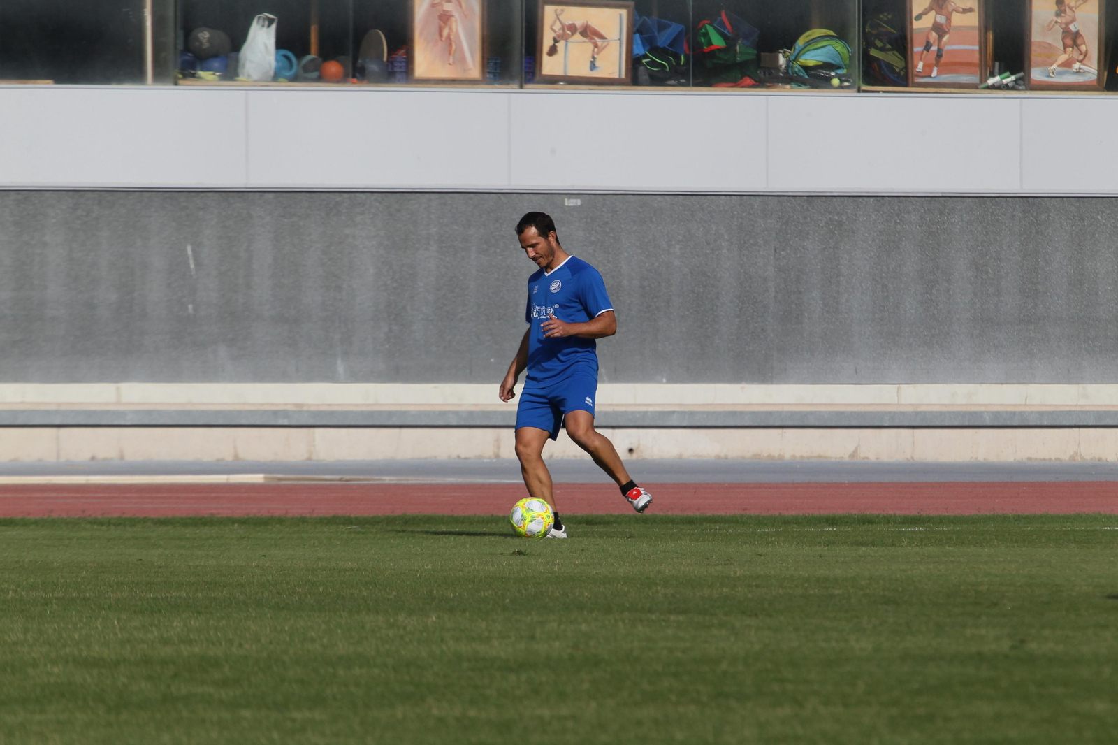 Bruno Herrero se perfila como el sustituto de Adri Rodríguez pero también puede entrar Curro.