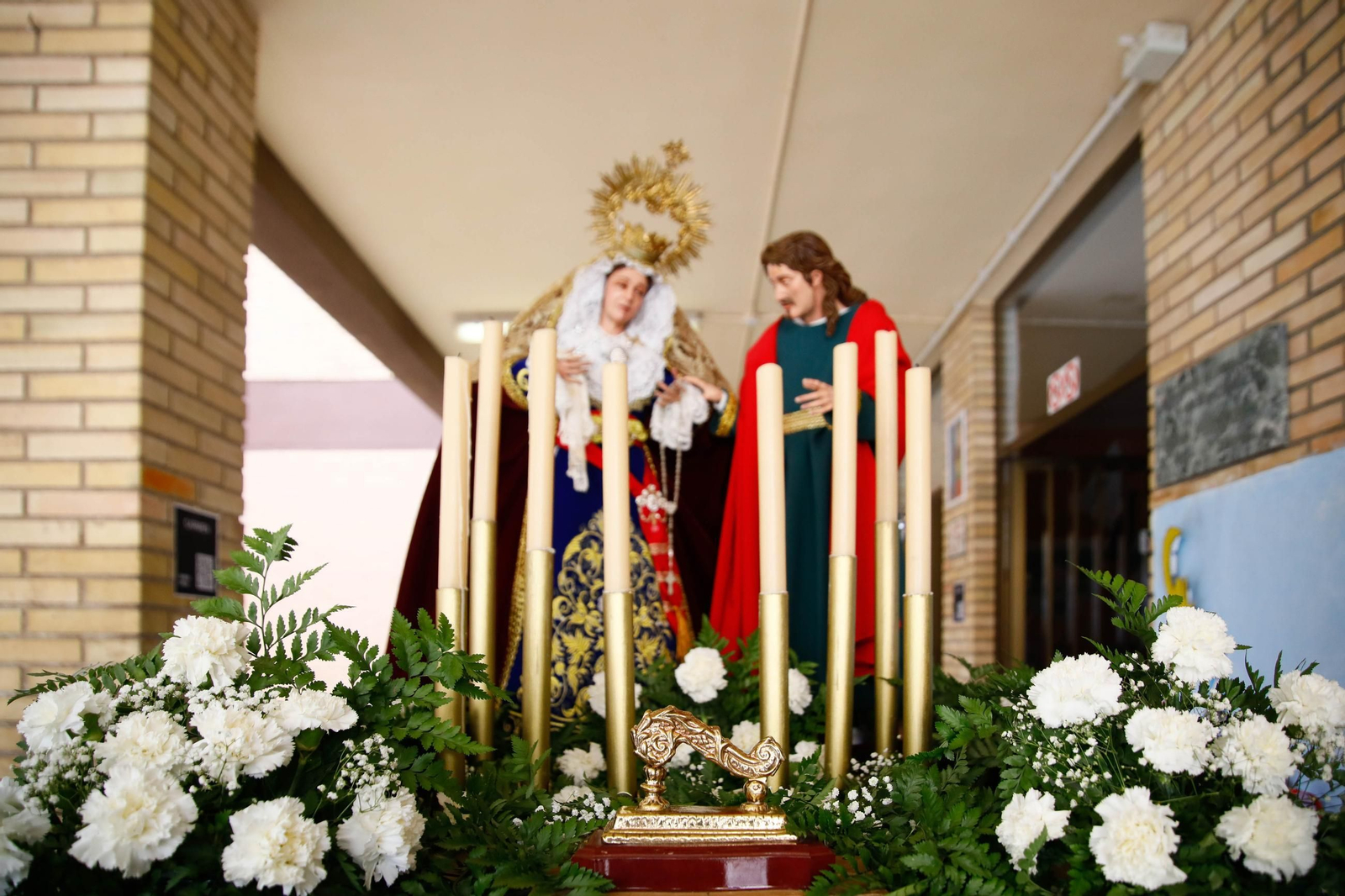 Las imágenes del CEIP San Fernando de El Zapillo de la ciudad de Almería en procesión en el viernes de dolores
