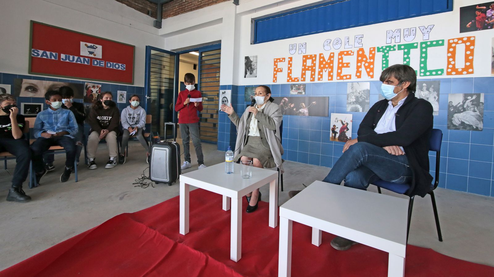 Angelita Gómez visita por el día del flamenco el colegio San Juan de Dios