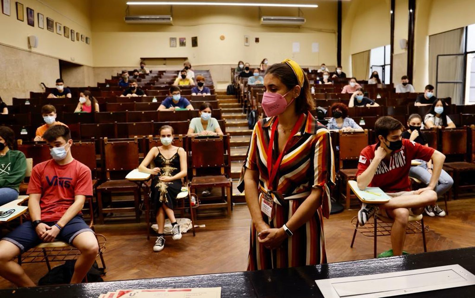 Alumnos en una de las aulas donde se han celebrado las pruebas.