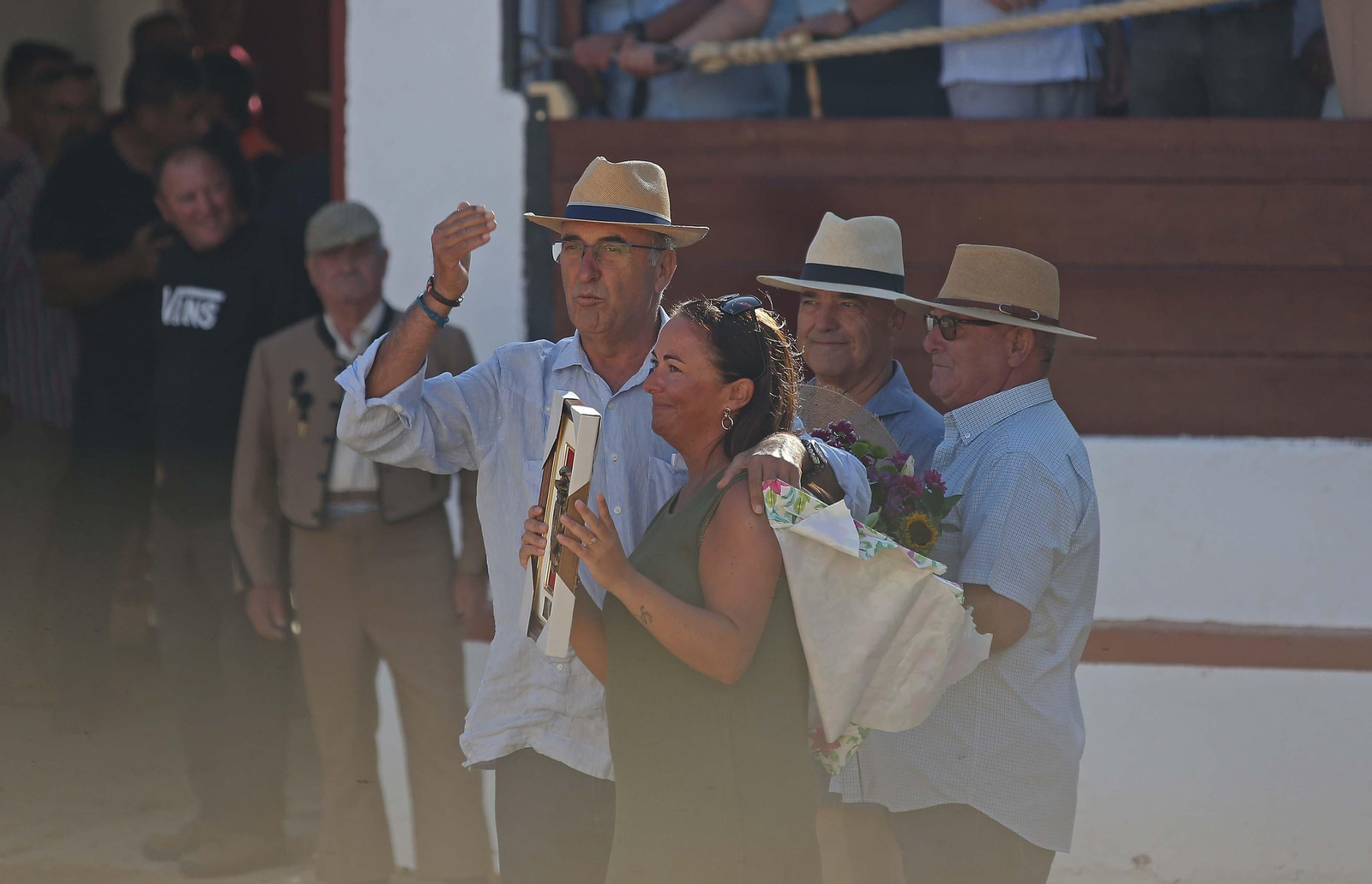 Fotos de la corrida de la reapertura de la plaza de toros de Tarifa: El Cid, Manuel Escribano y Manuel Ponce