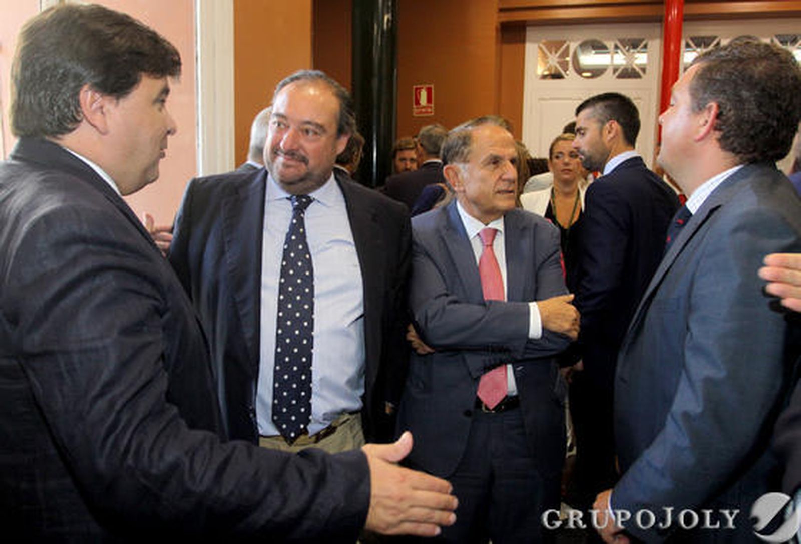 Gabriel Cruz, alcalde de Huelva; Tomás Valiente, director general del Grupo Joly; Antonio Pascual Acosta, presidente del Consejo Regional de Endesa en Andalucía y Extremadura, y Luis Pérez Bustamante. / Fotos: A. Domínguez y Canterla