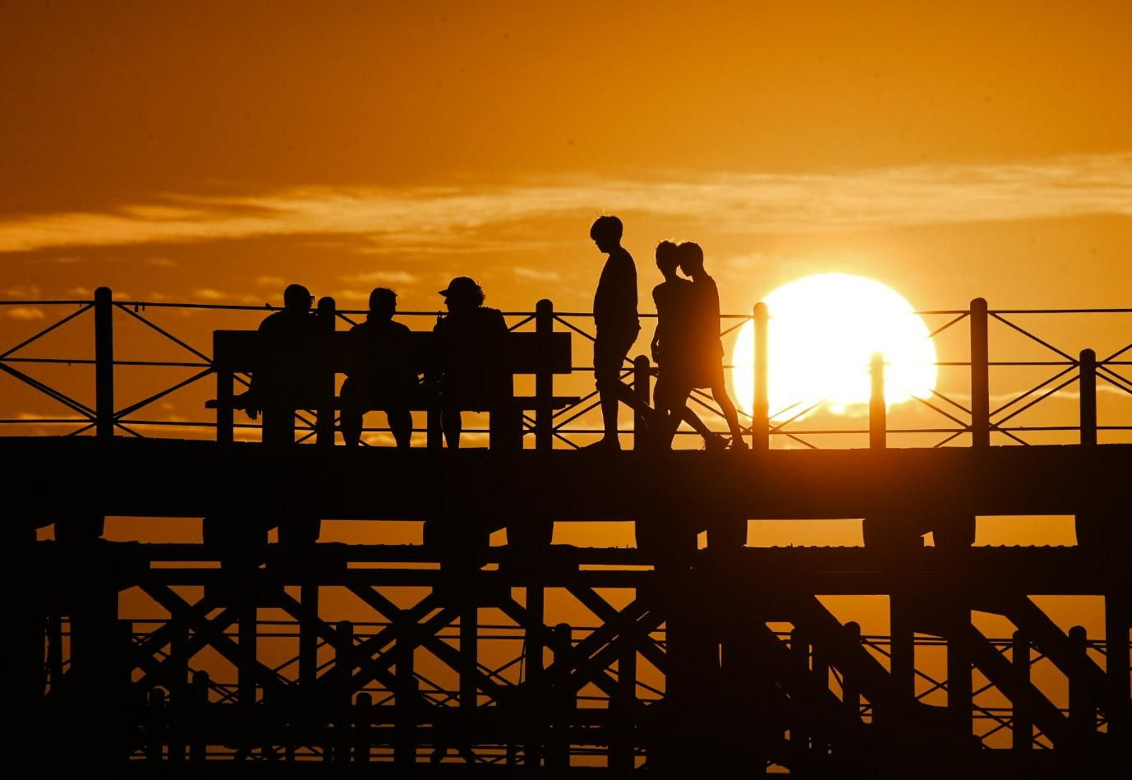 El muelle de la compañía Rio Tinto, el lugar de Huelva donde cada atardecer es un espectáculo diferente
