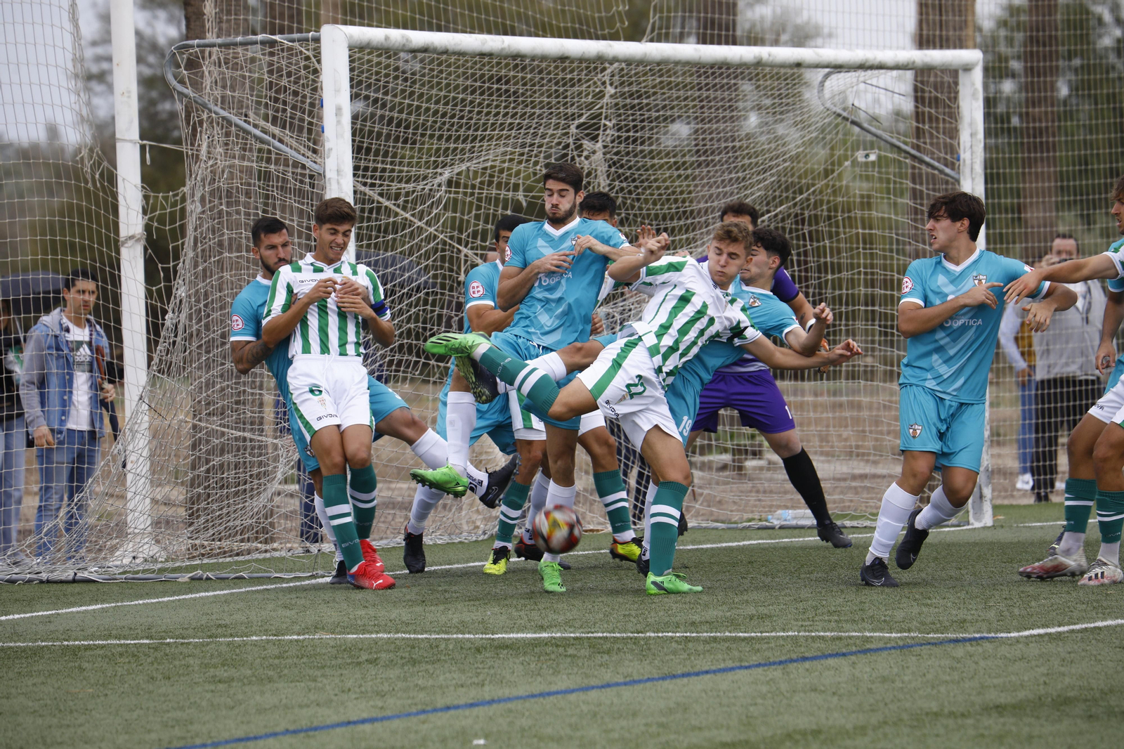 Las mejores fotos del derbi provincial entre el Córdoba B y el Pozoblanco