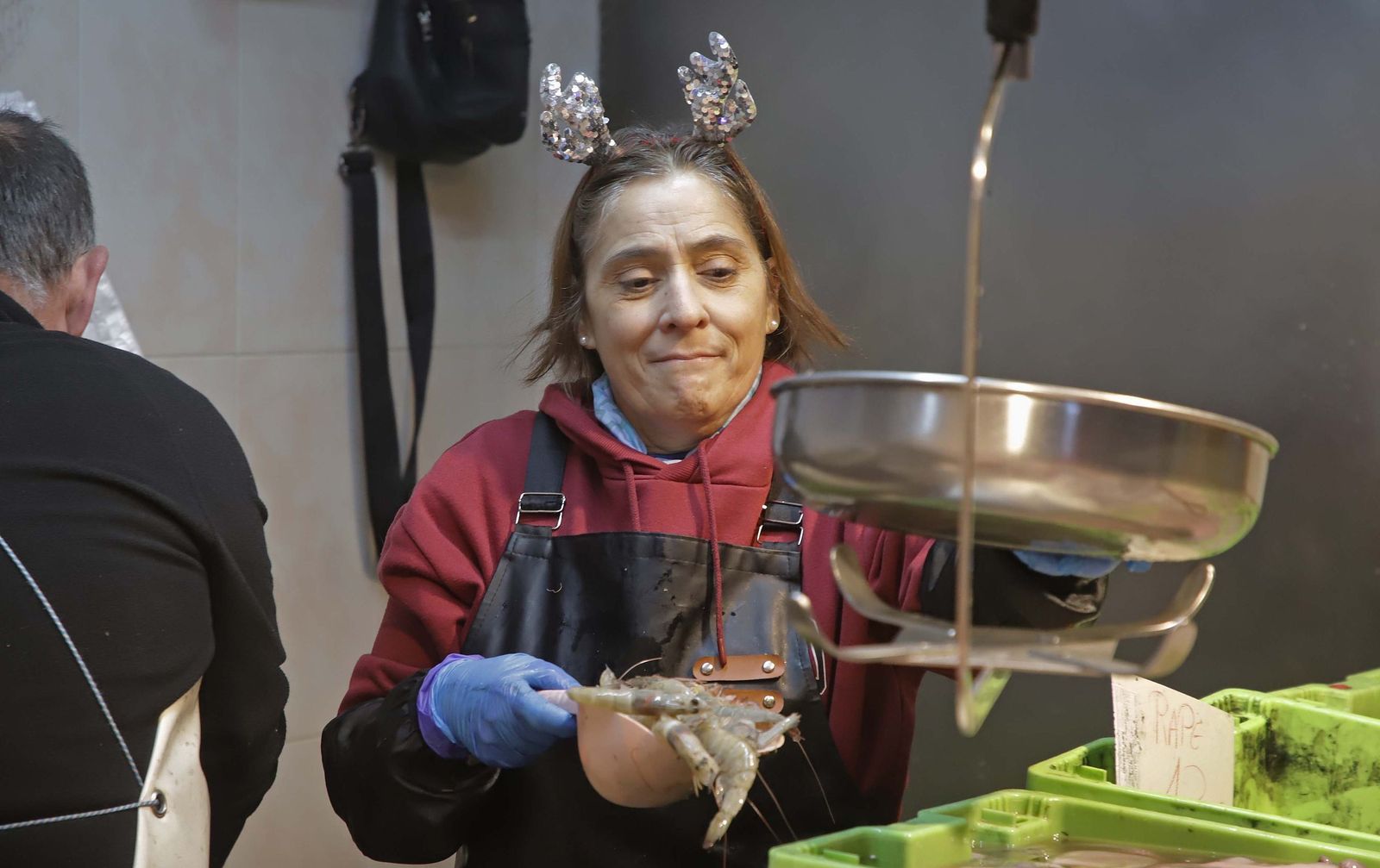 Fotos de las últimas compras para la cena de Nochebuena en Algeciras