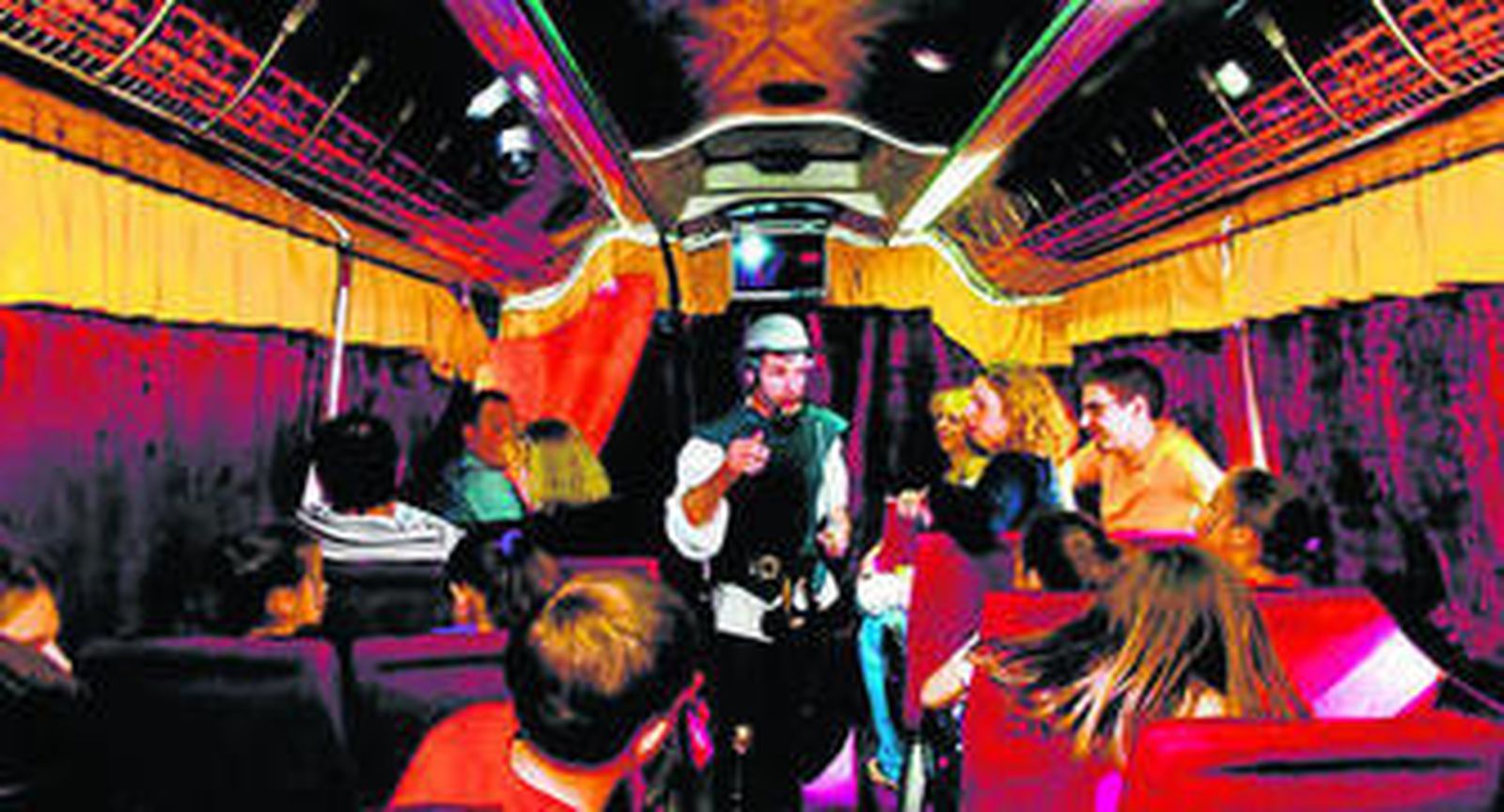 En el proyecto se cuida desde la representación al aspecto exterior del autobús y la decoración del interior.