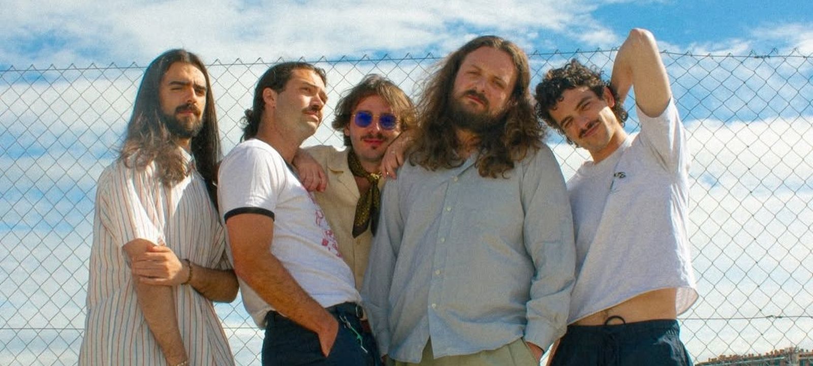 Formación del grupo Puño Dragón.