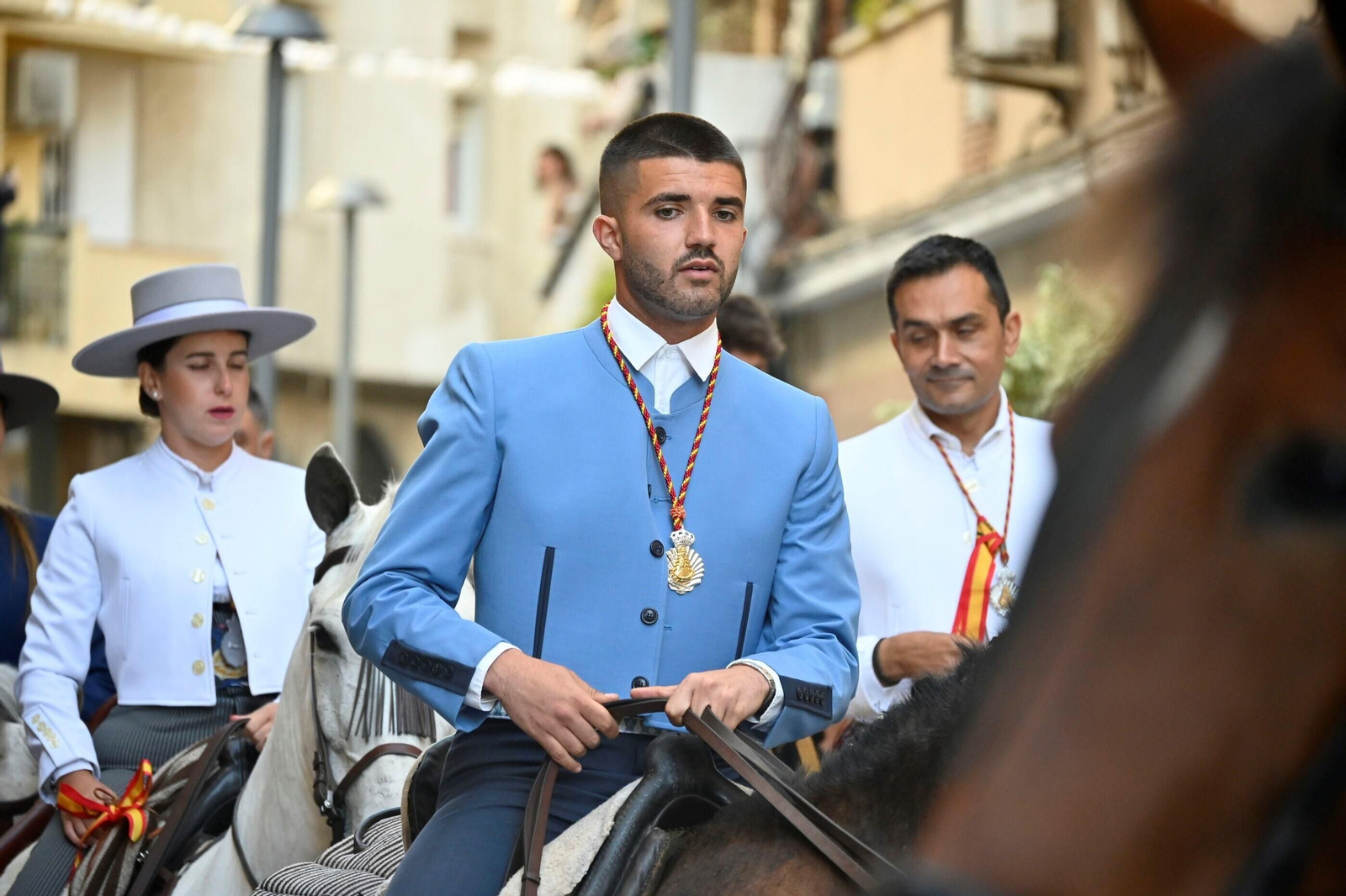 Imágenes de los peregrinos de la Hermandad de Emigrantes en su salida por las calles de Huelva