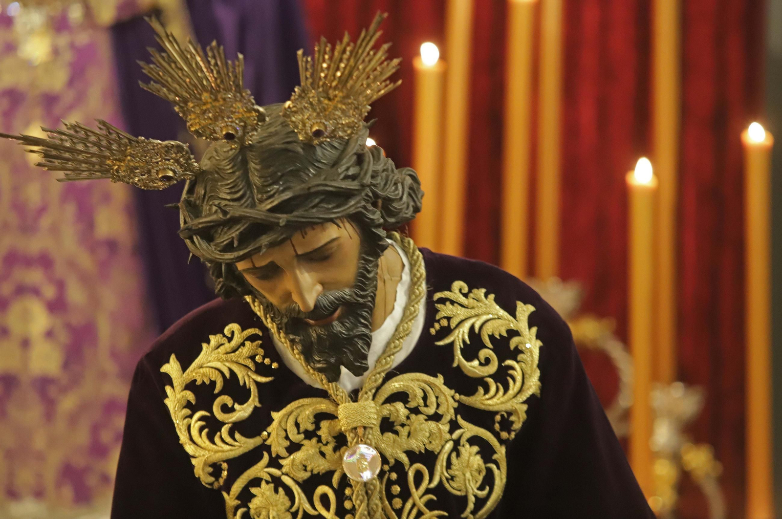 El Solemne besamanos a Jesús del Gran Poder de La Línea, en imágenes