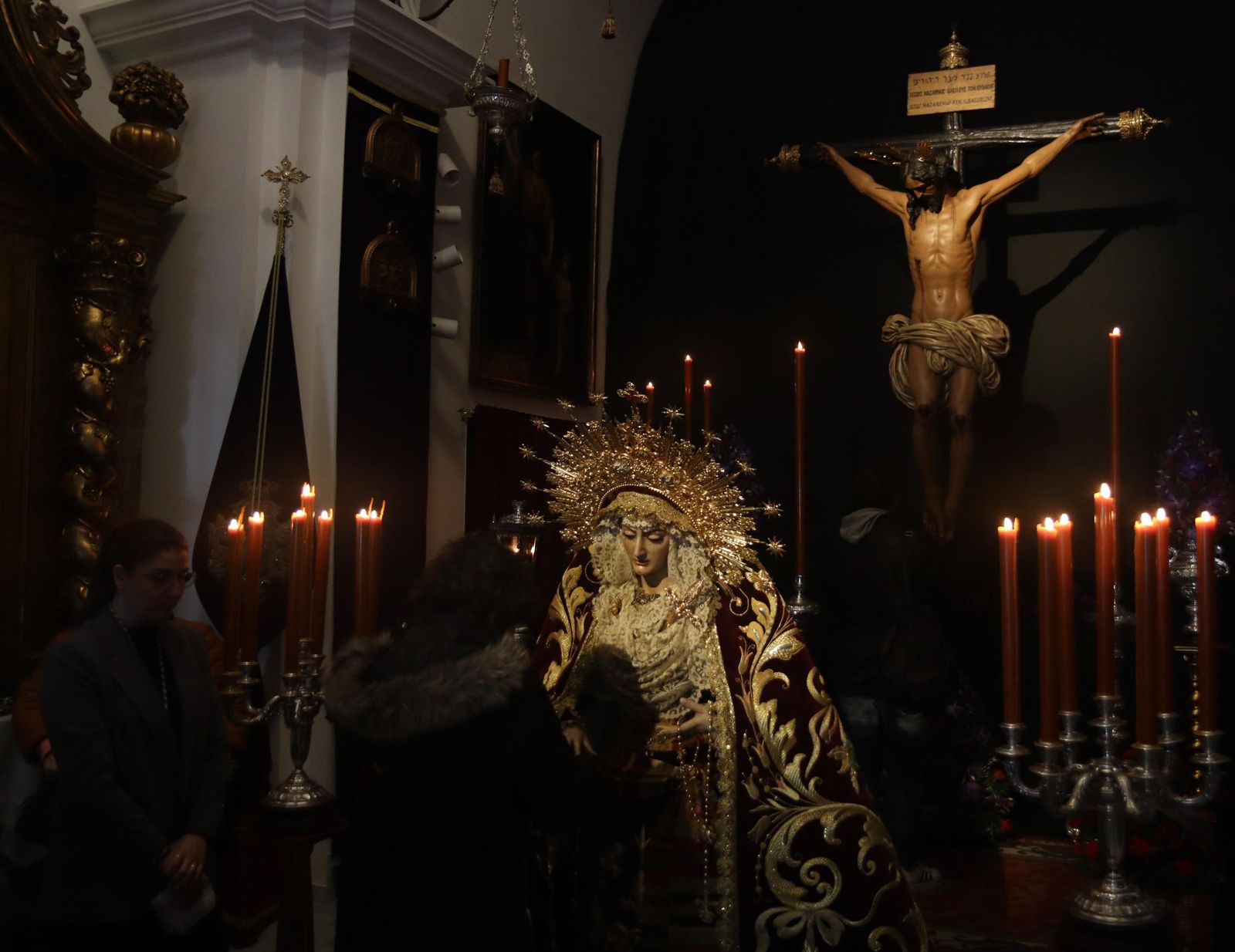 Besapiés al Cristo de las Aguas y besamanos a Ntra. Madre y Señora del Mayor Dolor