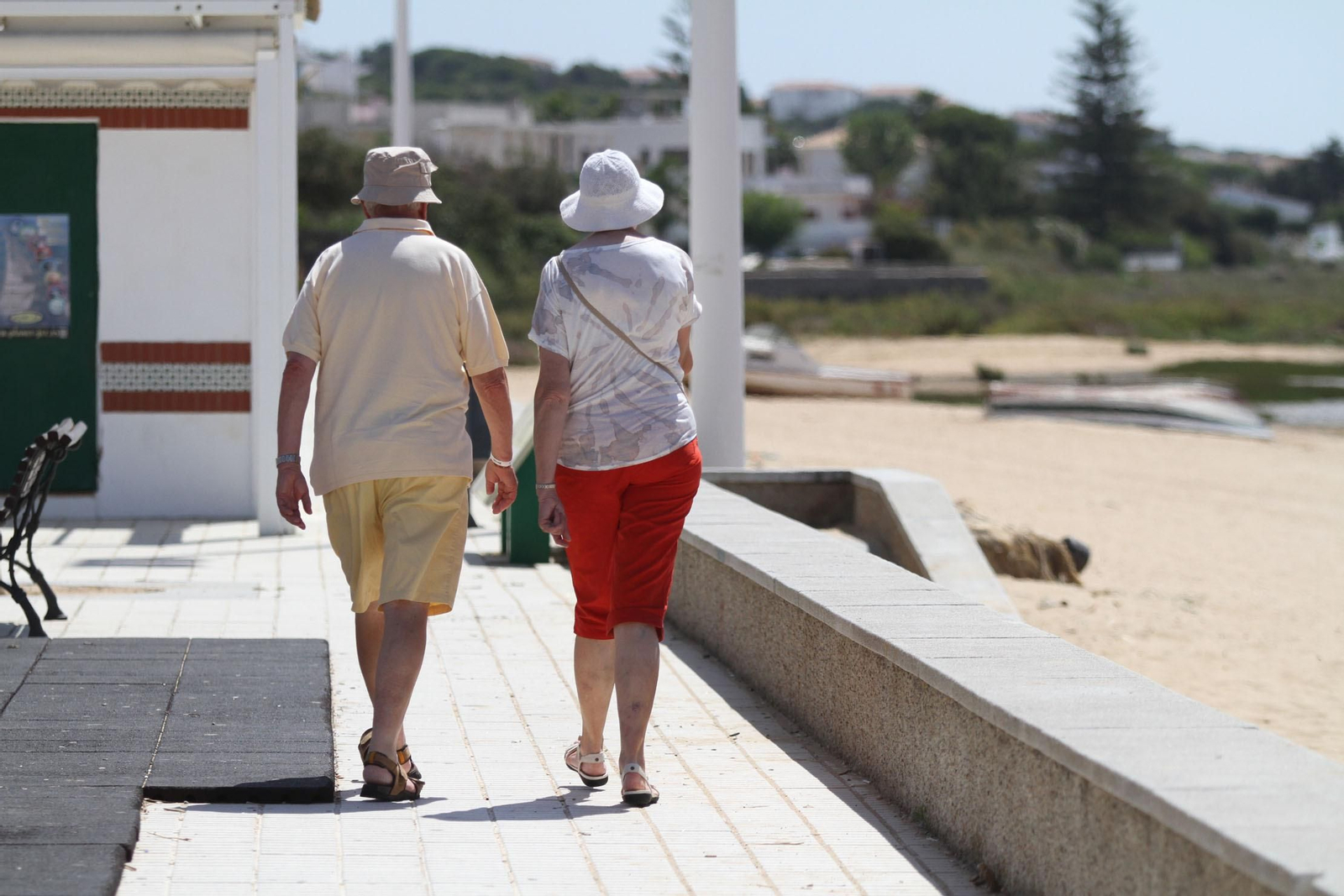 El litoral onubense ofrecía ayer típicas estampas veraniegas.
