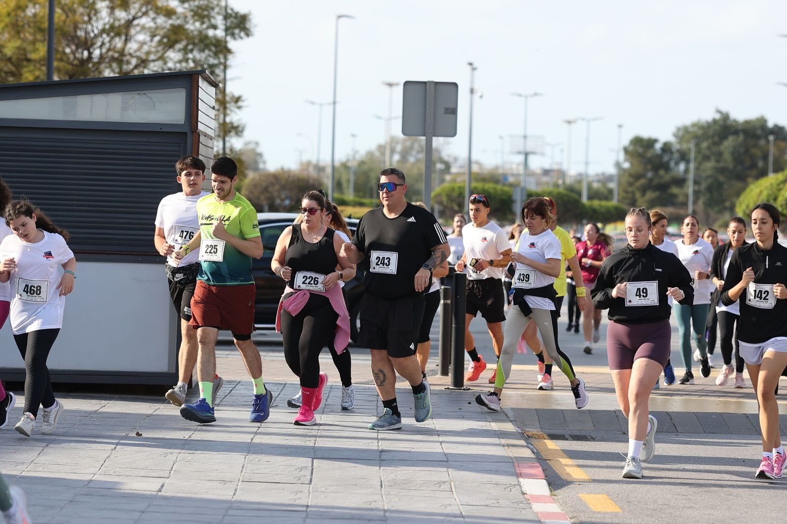 La Carrera Solidaria por el Día de la Mujer McArthurGlen, en fotos