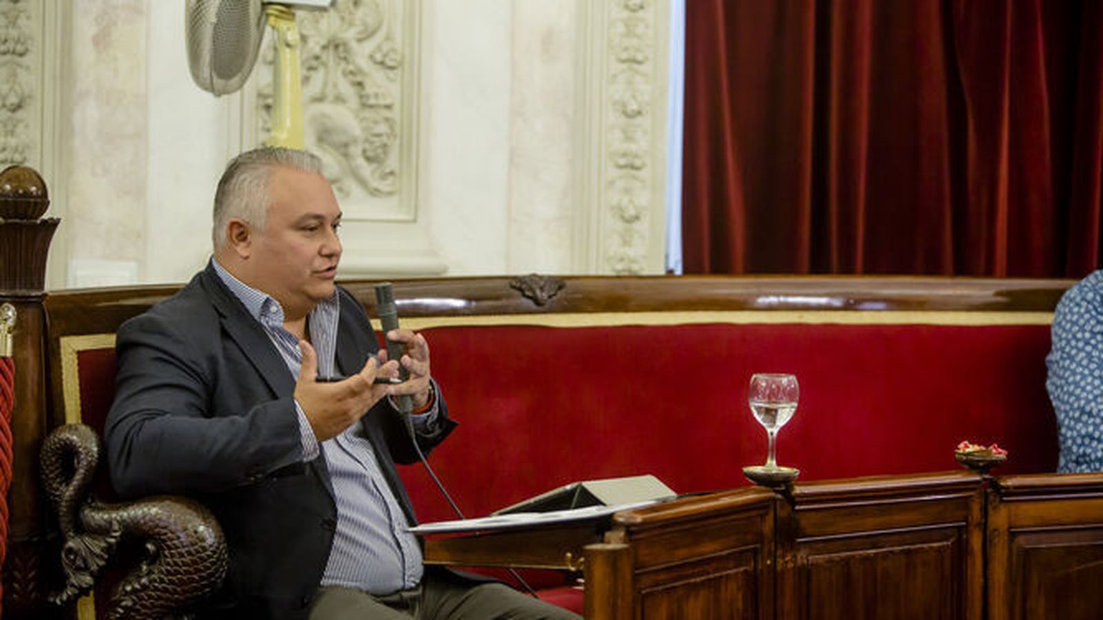 El concejal Domingo Villero, en un pleno del Ayuntamiento de Cádiz.
