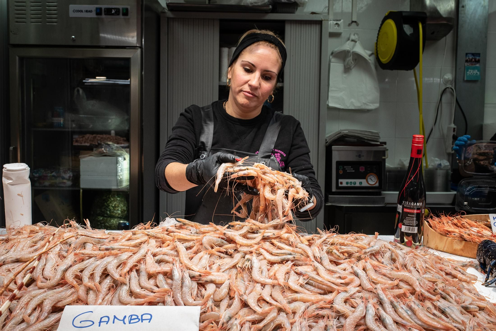 Las últimas compras en el Mercado del Carmen antes de Navidad, en imágenes