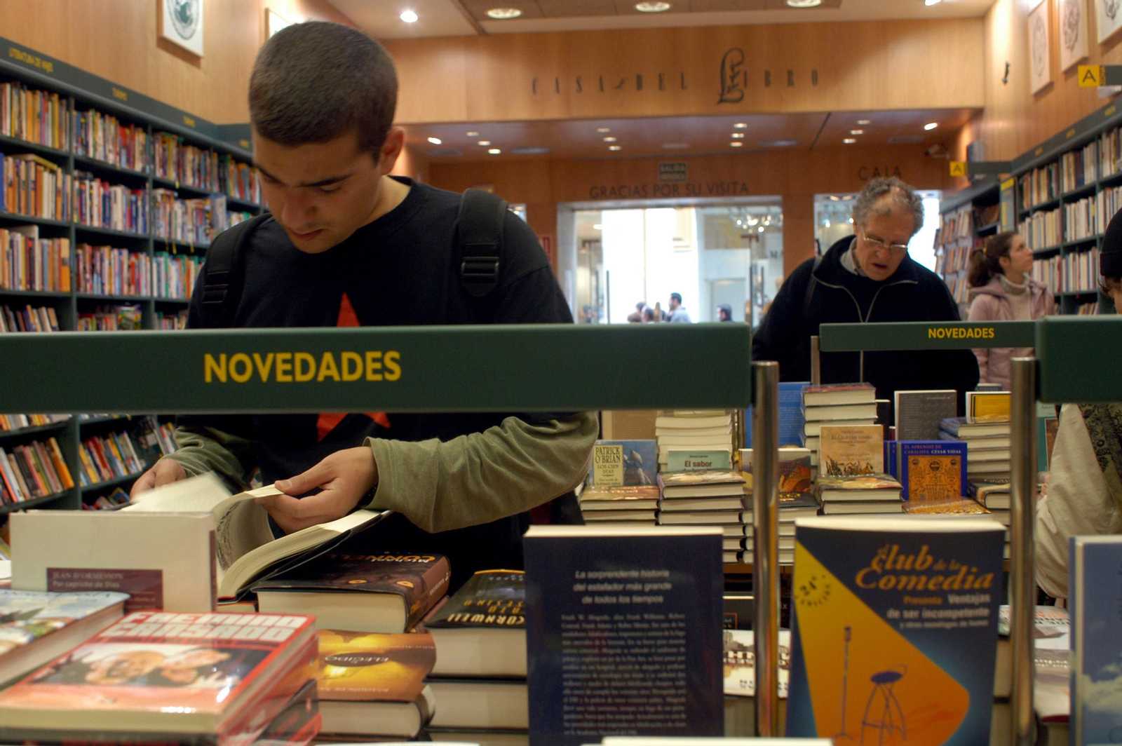 Un lector en la Casa del Libro. Un lector en la Casa del Libro.