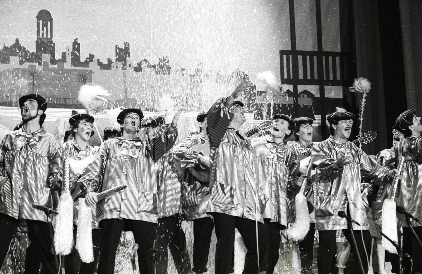 1987. 'Esto es Carnaval' en el Teatro Andalucía. 4º premio.