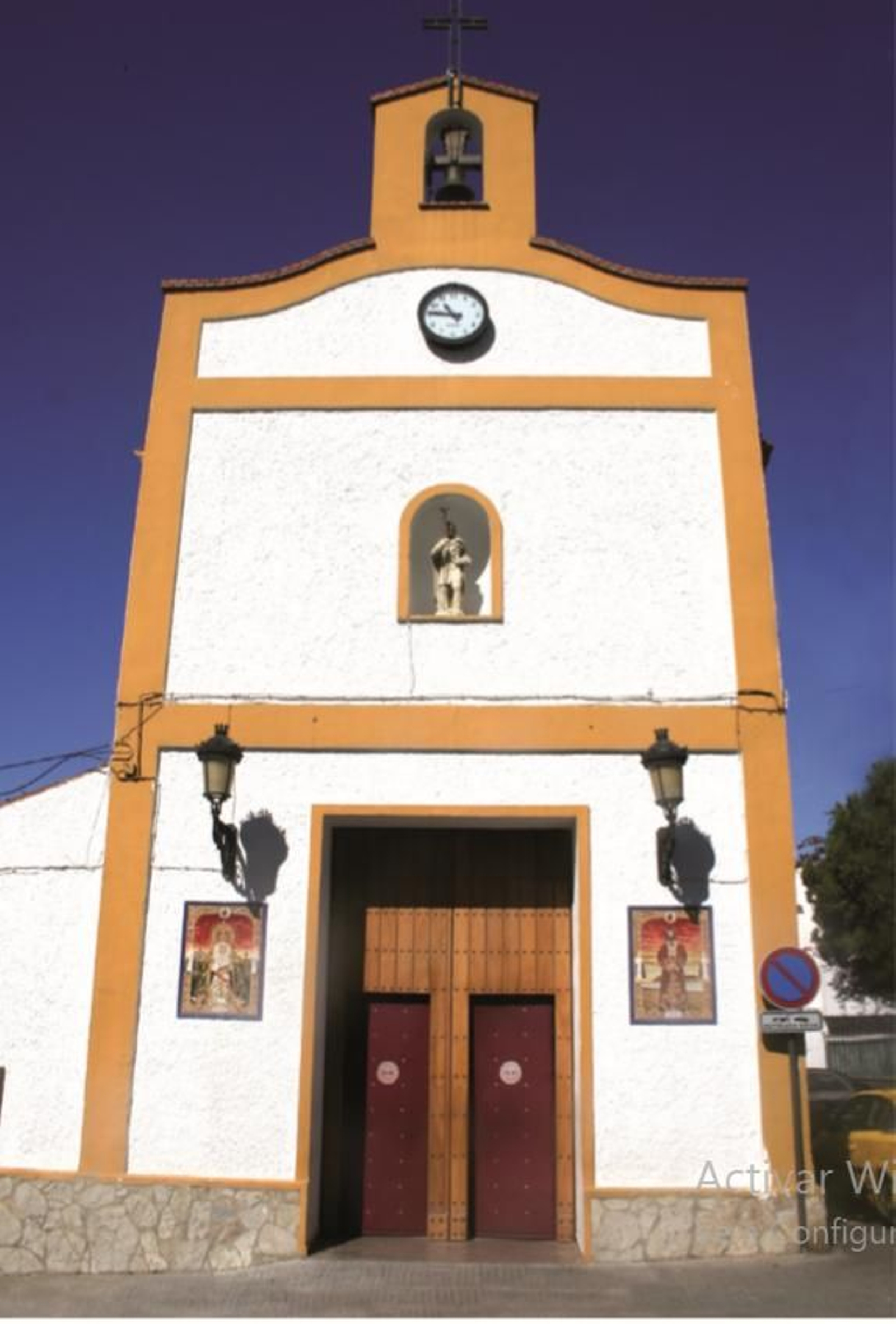Fachada de la Capilla de San Isidro Labrador.