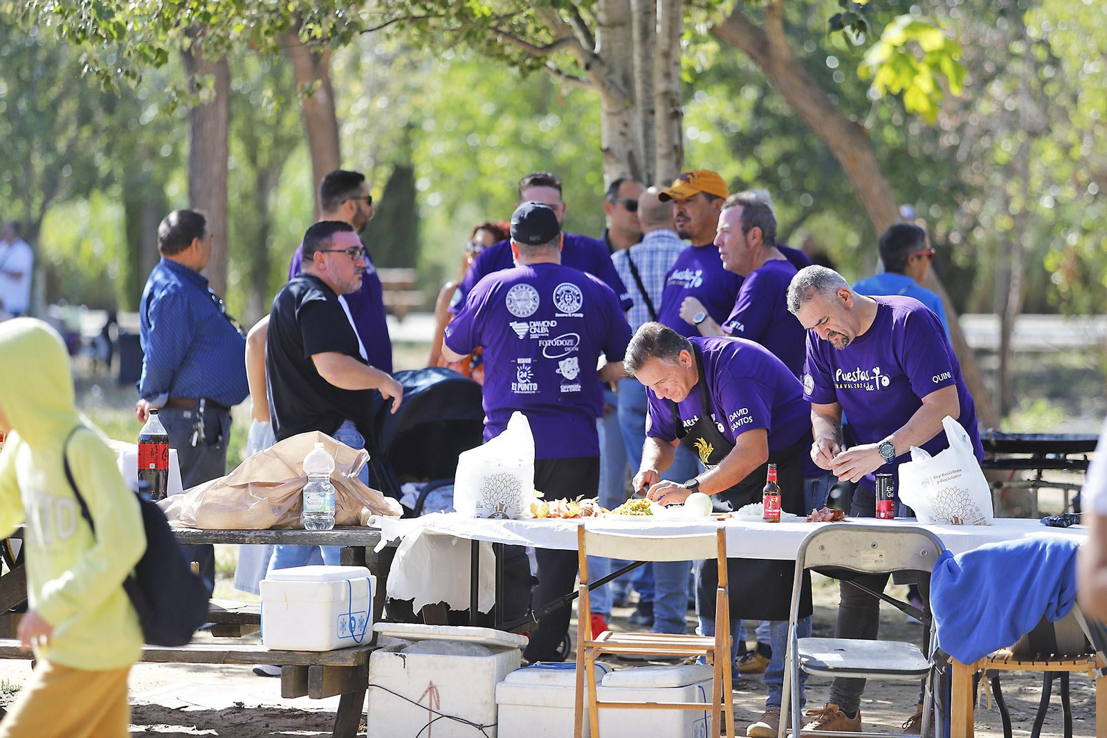 Imágenes de la convivencia carnavalera del Parque Moret en Huelva