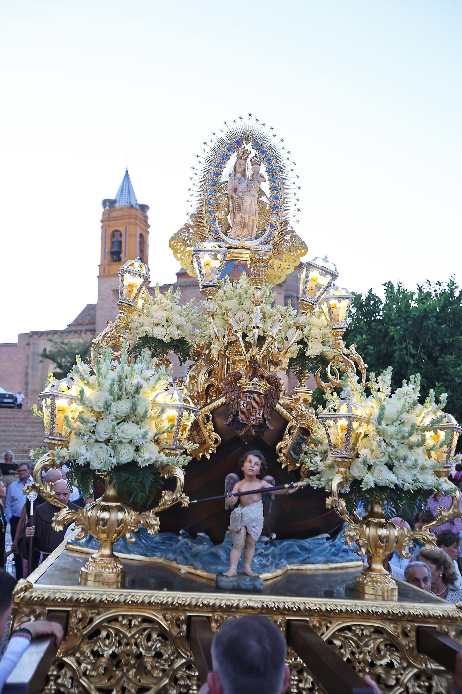 Imágenes de la procesión de Nuestra Señora de los Milagros en Palos de la Frontera Imágenes de la procesión de Nuestra Señora de los Milagros en Palos de la Frontera