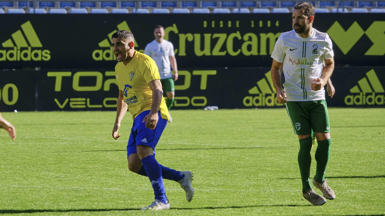 Partido de fútbol a beneficio de la Asociación de Reyes Magos en Carranza