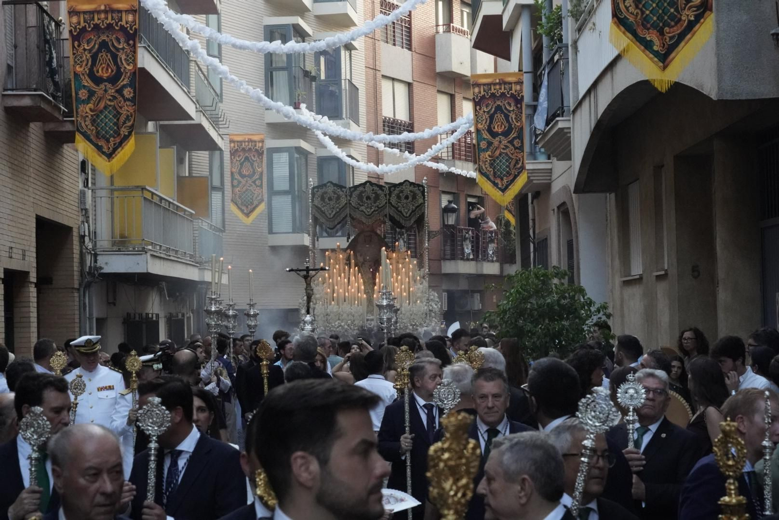 Imágenes de la procesión extraordinaria de la Virgen de la Esperanza por las calles de Huelva