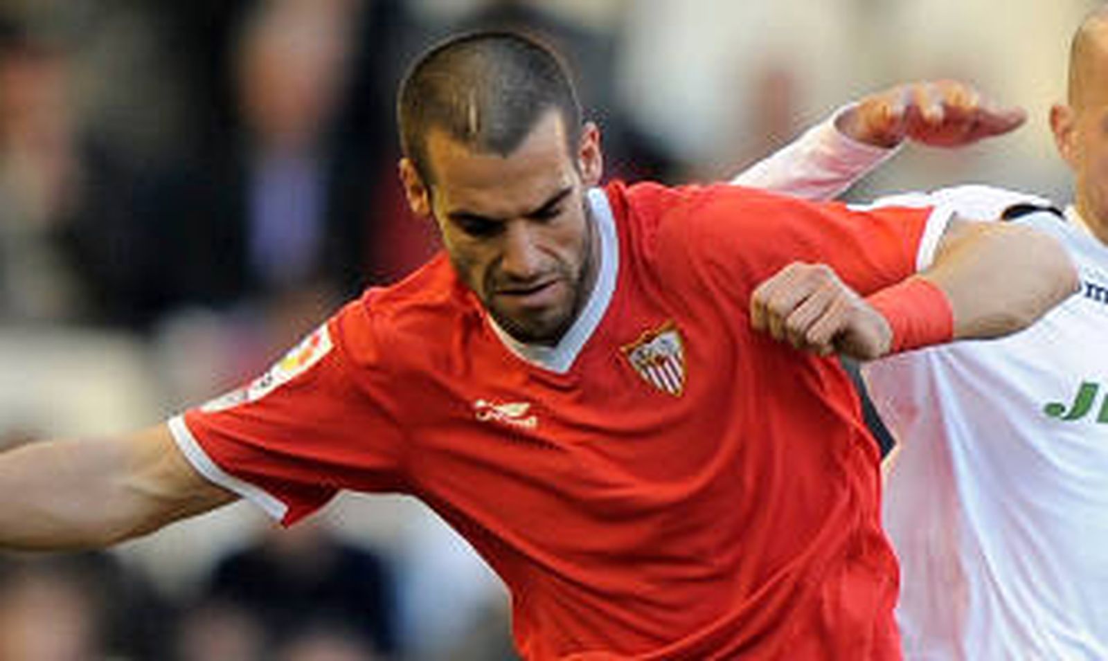 Negredo se rompe un mes