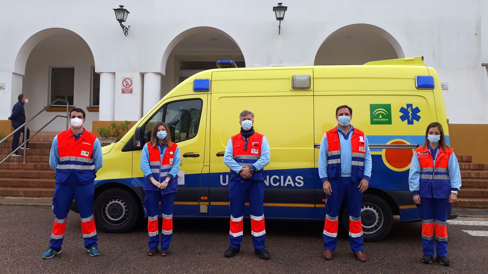 A la derecha los dos responsables del SCCU, Josefa Caballero y Rubén Ruiz Mateos junto a tres de los miembros del grupo investigador.