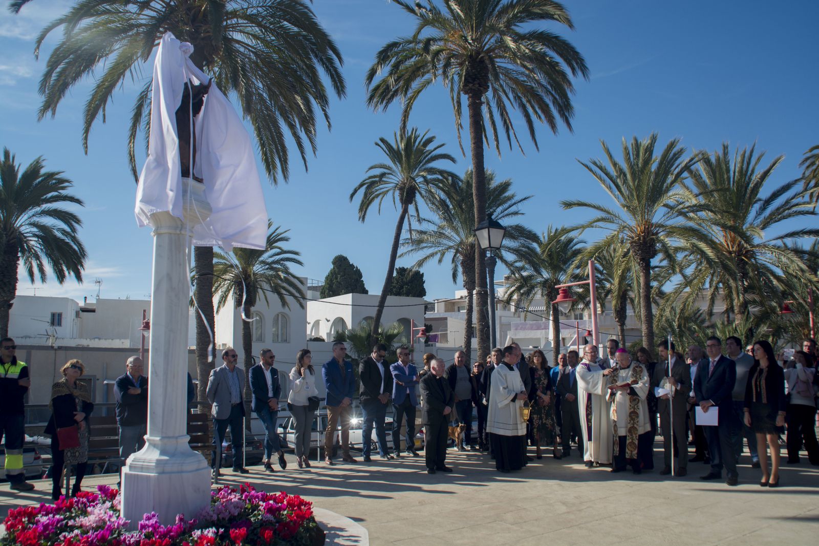 Carboneras honra a su patrón con un monumento.