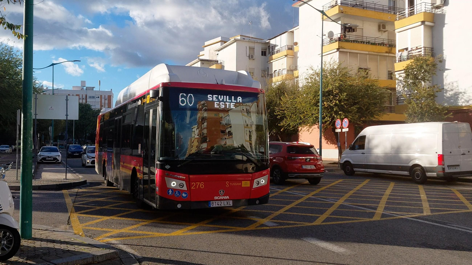 Nueva línea 60 de Tussam, entre elogios y críticas por los tiempos de recorrido