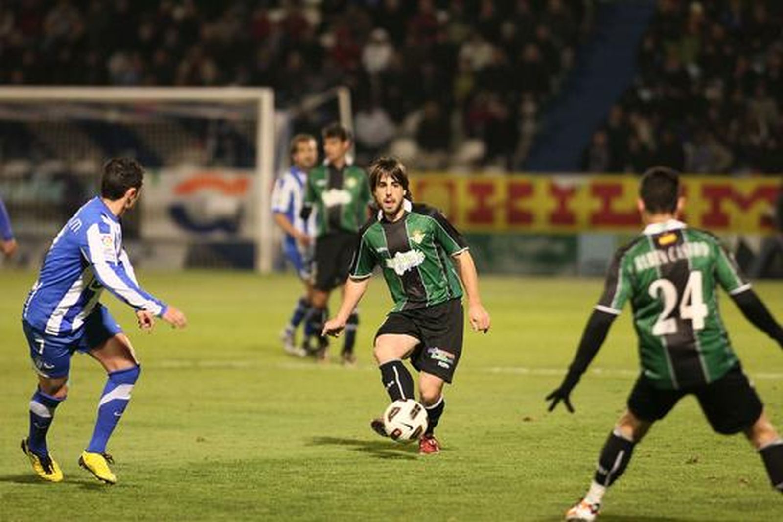 El Betis se trae un punto del campo del colista, la Ponferradina. / Norberto Cabezas