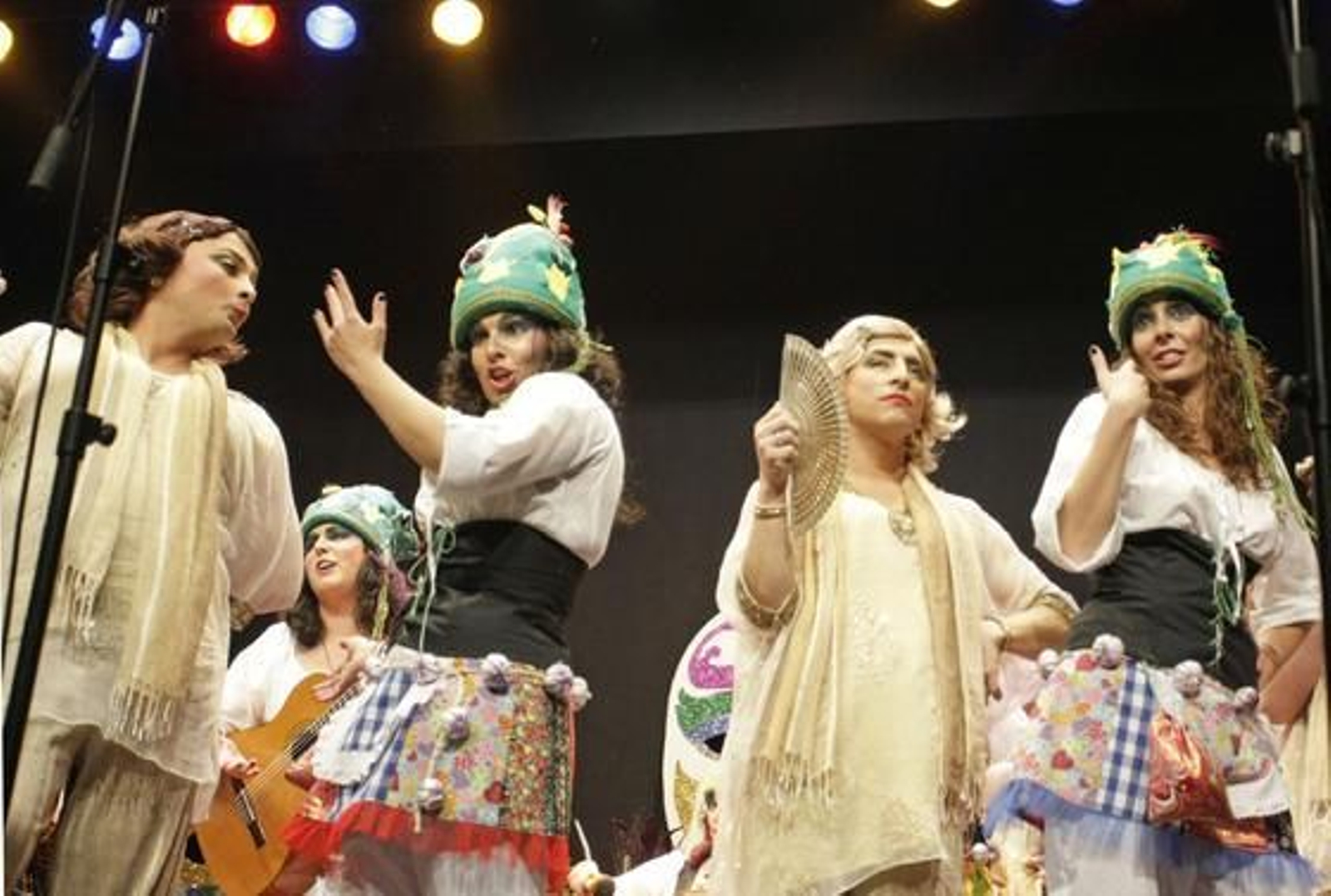 Chirigota 'Menea, menea que Matilde se cabrea'./Erasmo Fenoy

Foto: Erasmo  Fenoy