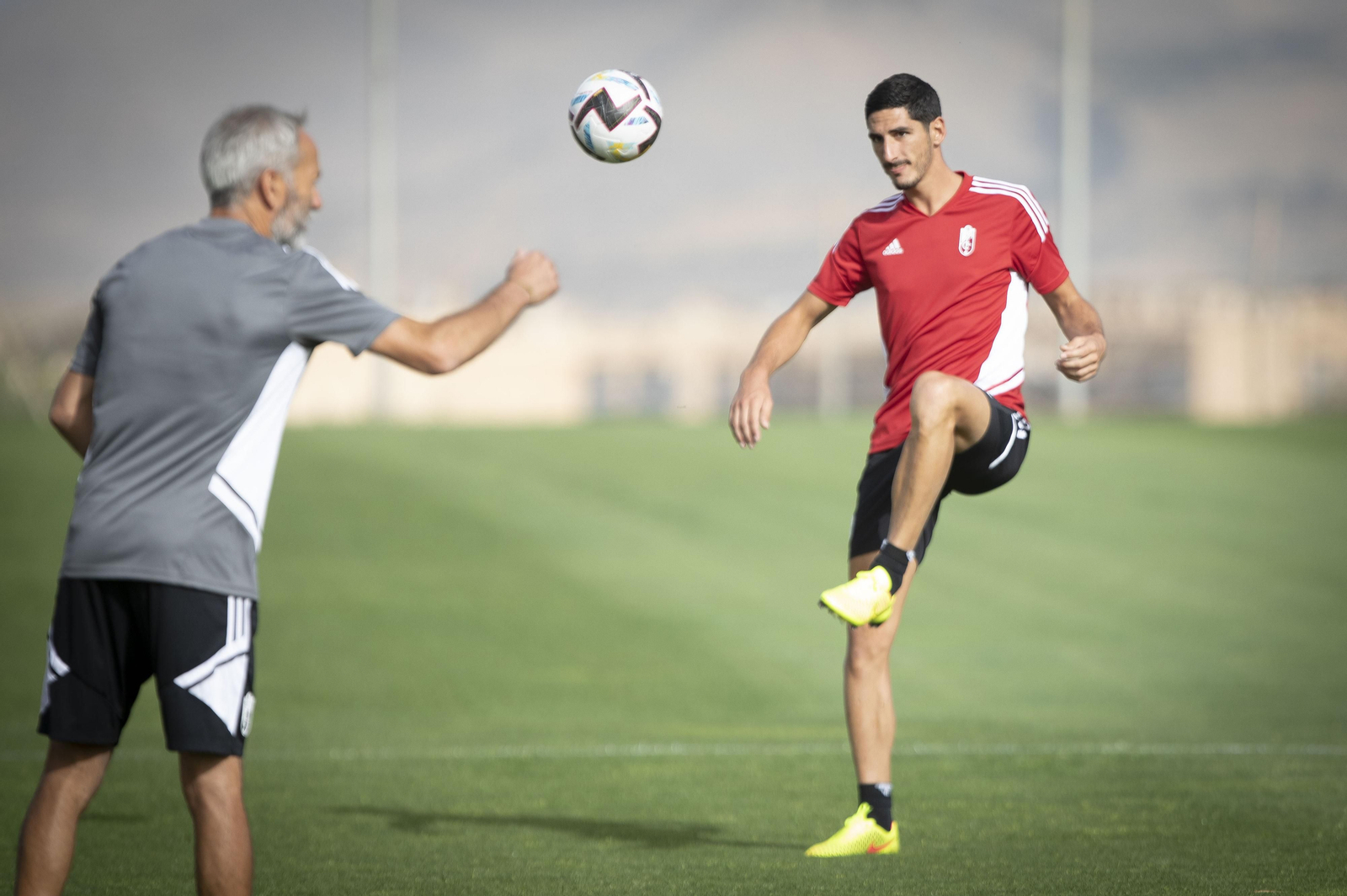 Así ha sido el primer entrenamiento del Granada CF de la pretemporada