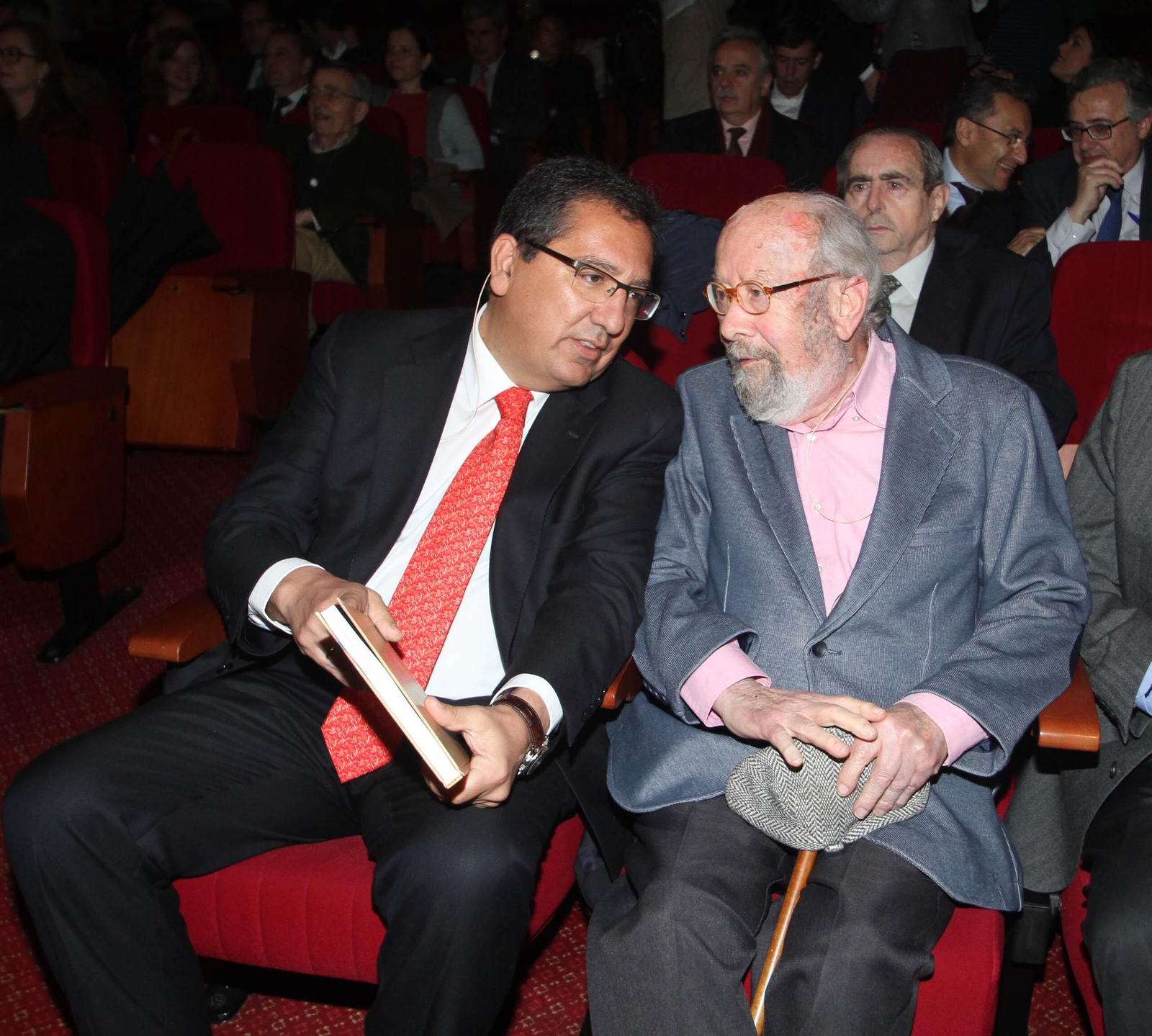 La vida de Caballero Bonald, en imágenes