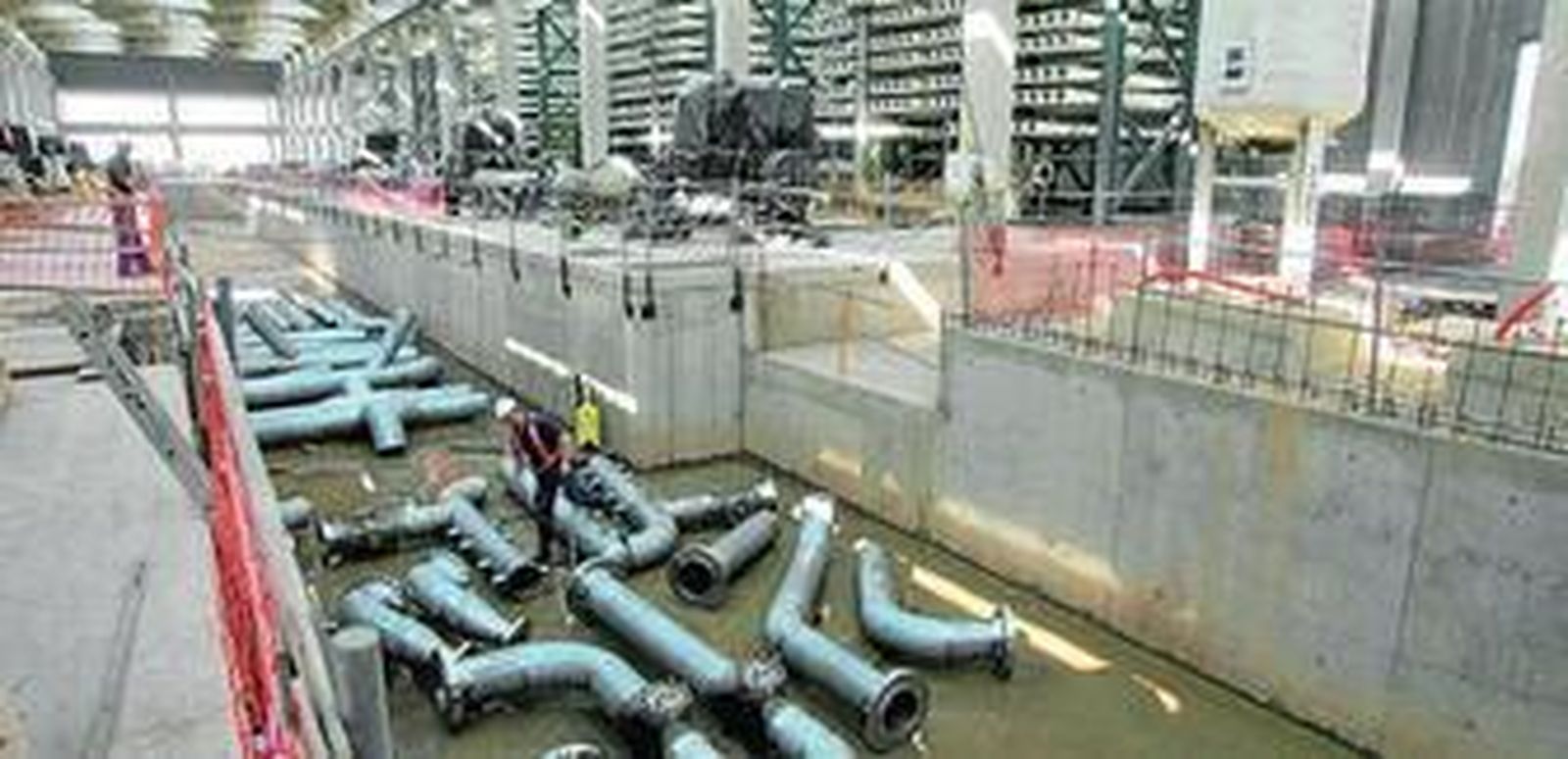 La desaladora del Campo de Dalías está culminando sus obras para su entrada en funcionamiento en breve.