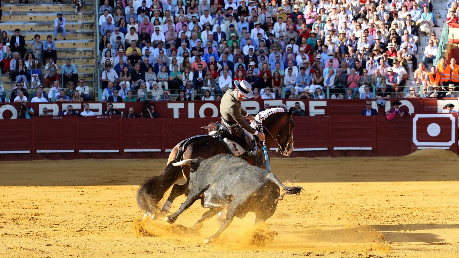 Andy Cartagena, Diego Ventura y Lea Vicens en la corrida de rejones de la Feria de Jerez 2024