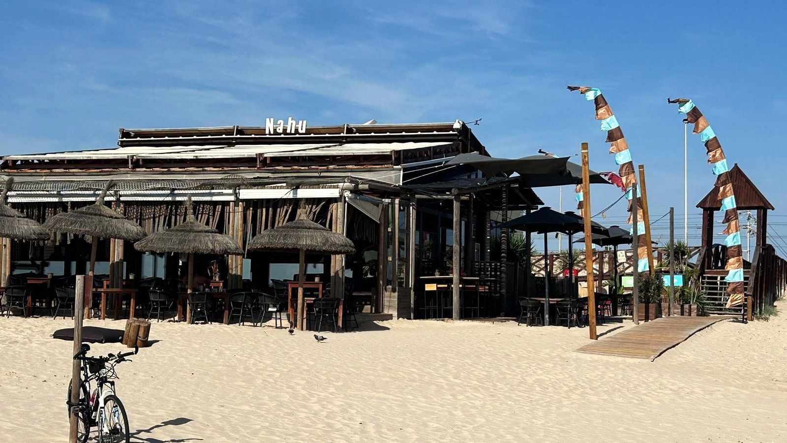 Chiringuito en la playa de Cortadura, en Cádiz.