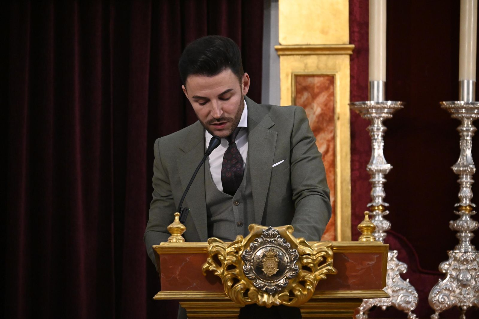 Presentación del cartel de 25 aniversario de la coronación de la Esperanza de Huelva