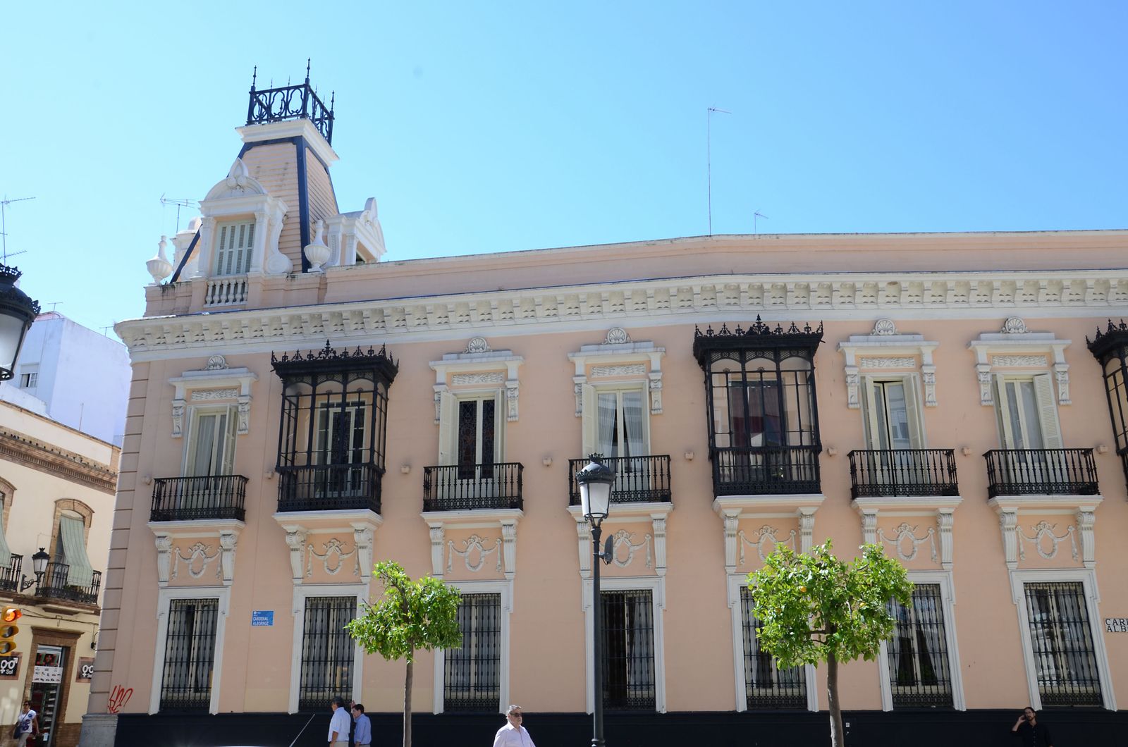 Centro de participación activa en Huelva, Mora Claros.