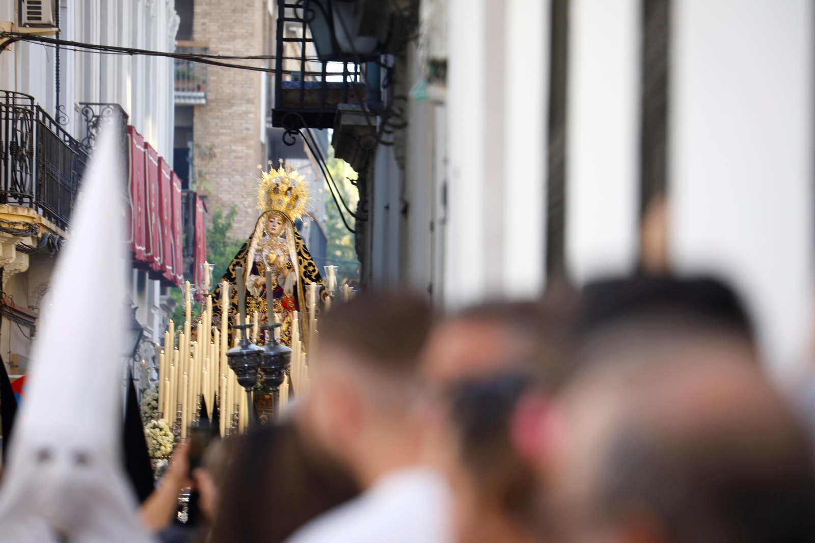 Viernes Santo en Córdoba: la procesión de los Dolores, en imágenes
