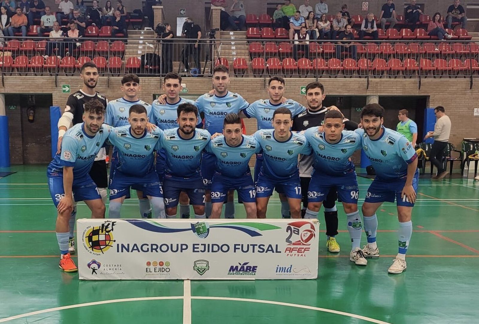 Los jugadores celestes posan en grupo antes de su encuentro frente a los zaragozanos.