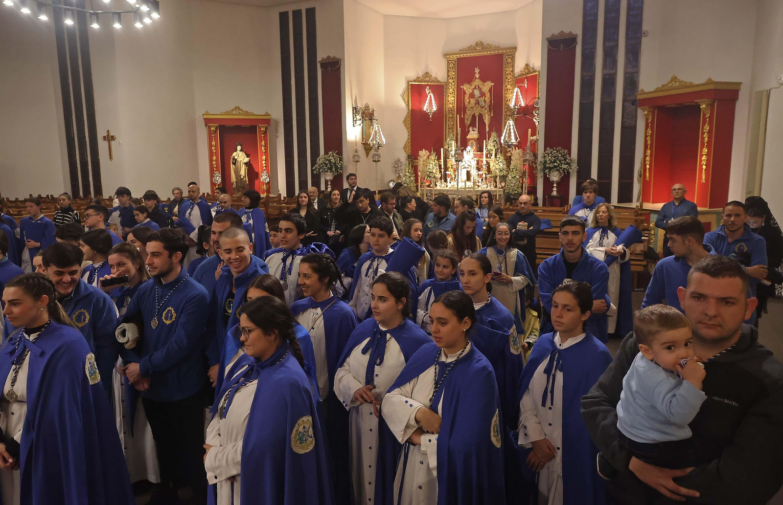 Fotos del Viernes Santo en Algeciras: Misericordia y Santo Entierro